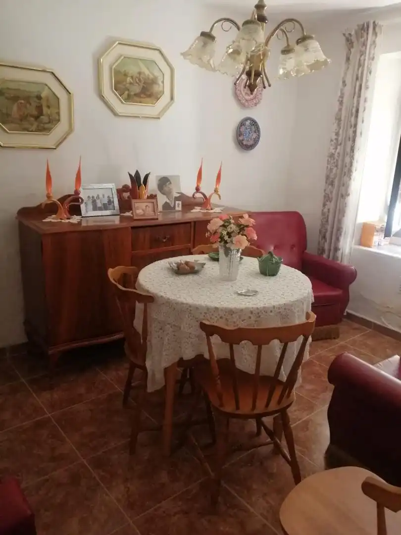 Piso en venta en Calle de las Vistillas, 26, Palenzuela Comedor de Piso en venta en Palenzuela con Amueblado, Lavadora y Microondas
