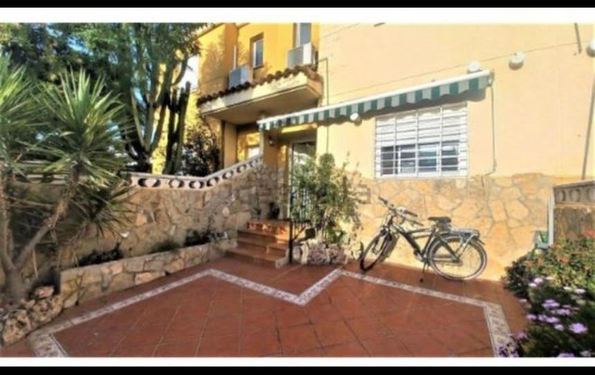 Casa adosada de lloguer a Calle Abellarol, 58, San Antonio de Benagéber, Valencia - imatge 1 Foto 1 de Casa adosada de lloguer a Calle Abellarol, 58, San Antonio de Benagéber, Valencia