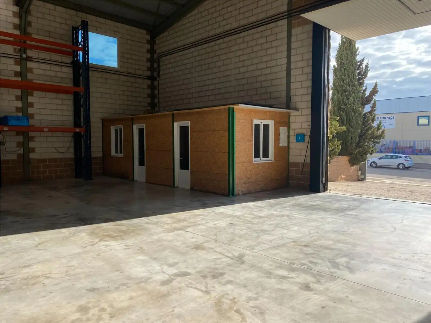 Nave industrial de alquiler en Avenida de la Comunidad Valenciana, 16, Campo de Criptana Vista exterior de Nave industrial de alquiler en Campo de Criptana con Aire acondicionado, Calefacción y Amueblado