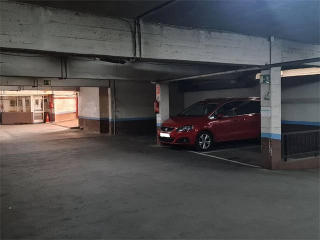 Garaje en Alquiler en Calle de Sirio, 56 en Estrella