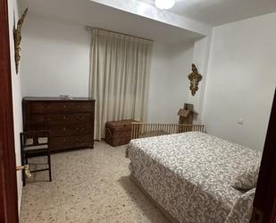 Dormitori de Pis de lloguer en  Sevilla Capital amb Aire condicionat, Terrassa i Moblat