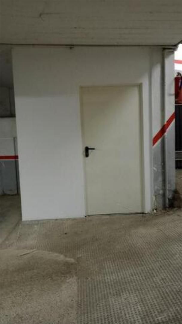 Box room to rent in Centro ciudad