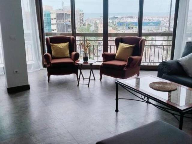 Piso en Alquiler en Calle Bendicho, 5 en Casco Antiguo - Sta. Cruz - Ayuntamiento