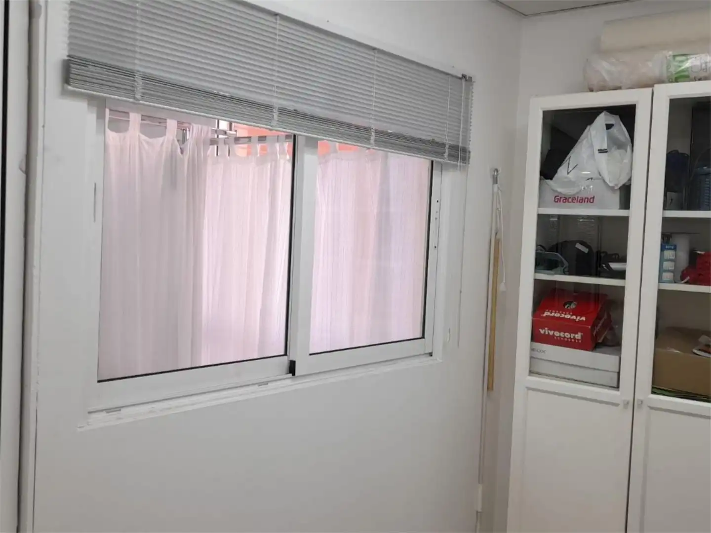 Geschaftsraum zur Miete in Avenida San José de Calasanz, 17, Centro Schlafzimmer von Geschaftsraum zur Miete in Montequinto mit Klimaanlage und Heizung