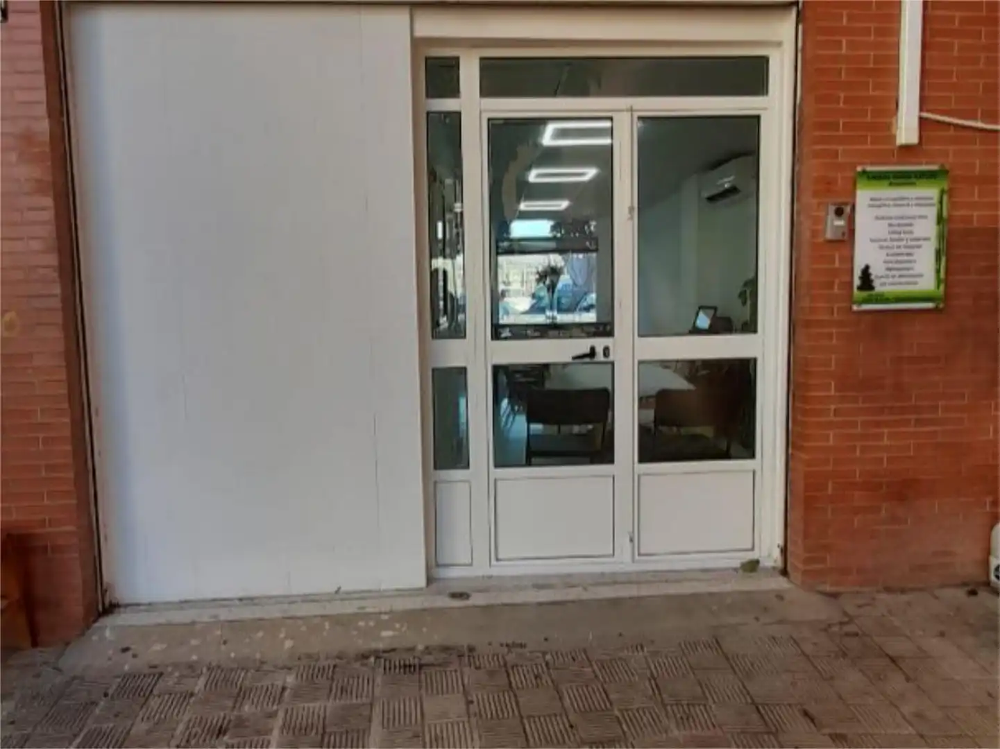 Geschaftsraum zur Miete in Avenida San José de Calasanz, 17, Centro Geschaftsraum zur Miete in Montequinto mit Klimaanlage und Heizung