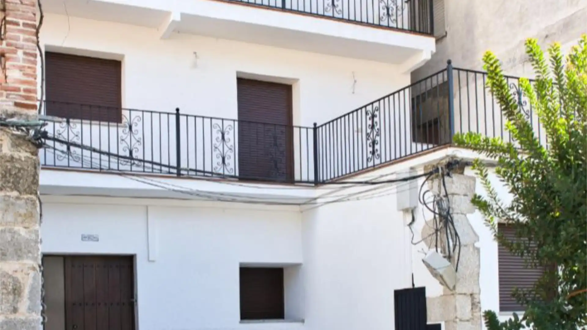 Vista exterior de Piso en venta en Cuevas del Valle con Aire acondicionado, Terraza y Balcón