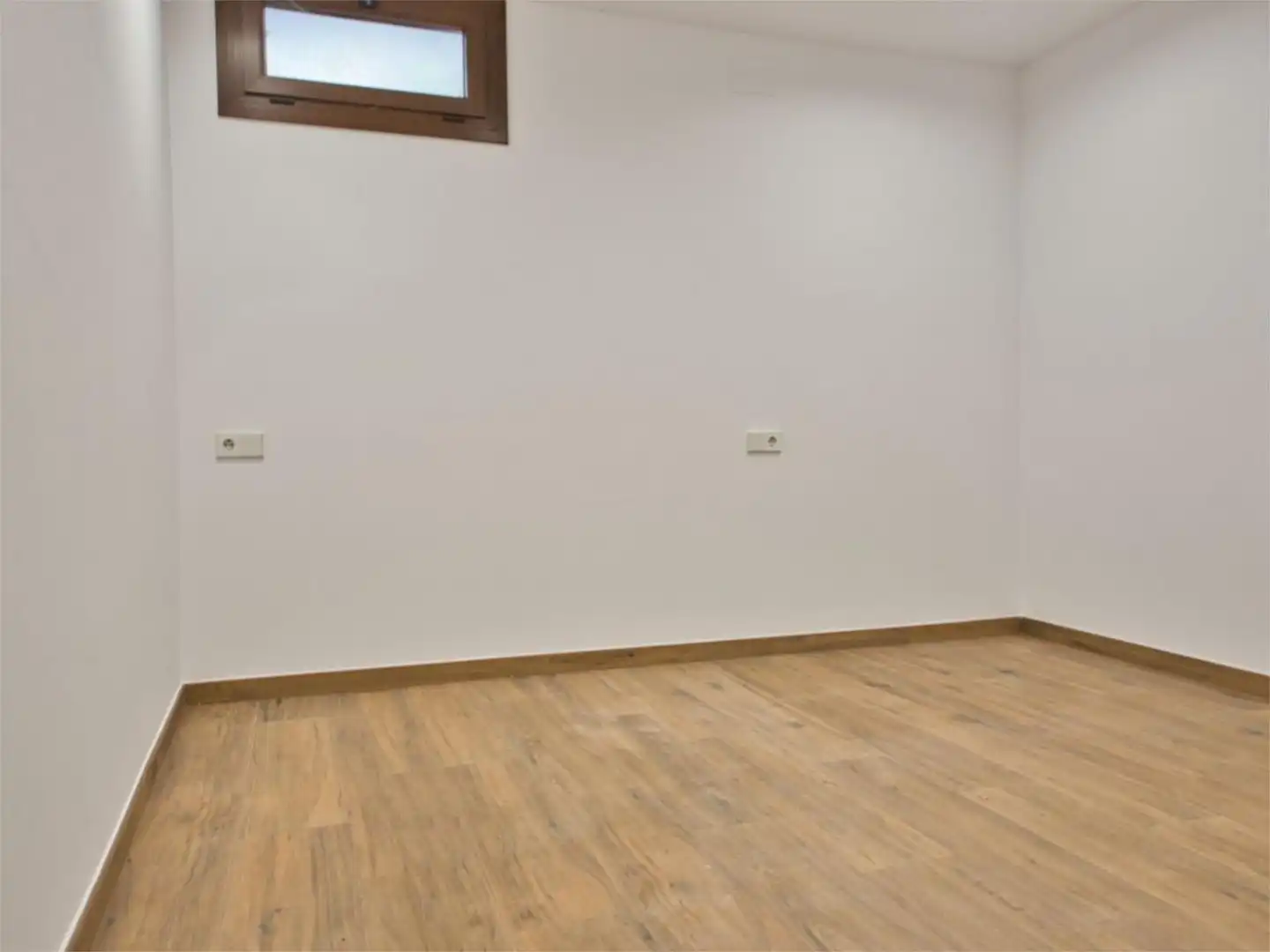 Piso en venta en Carretera Carretera de Avila, 20, Cuevas del Valle Piso en venta en Cuevas del Valle con Aire acondicionado, Terraza y Balcón