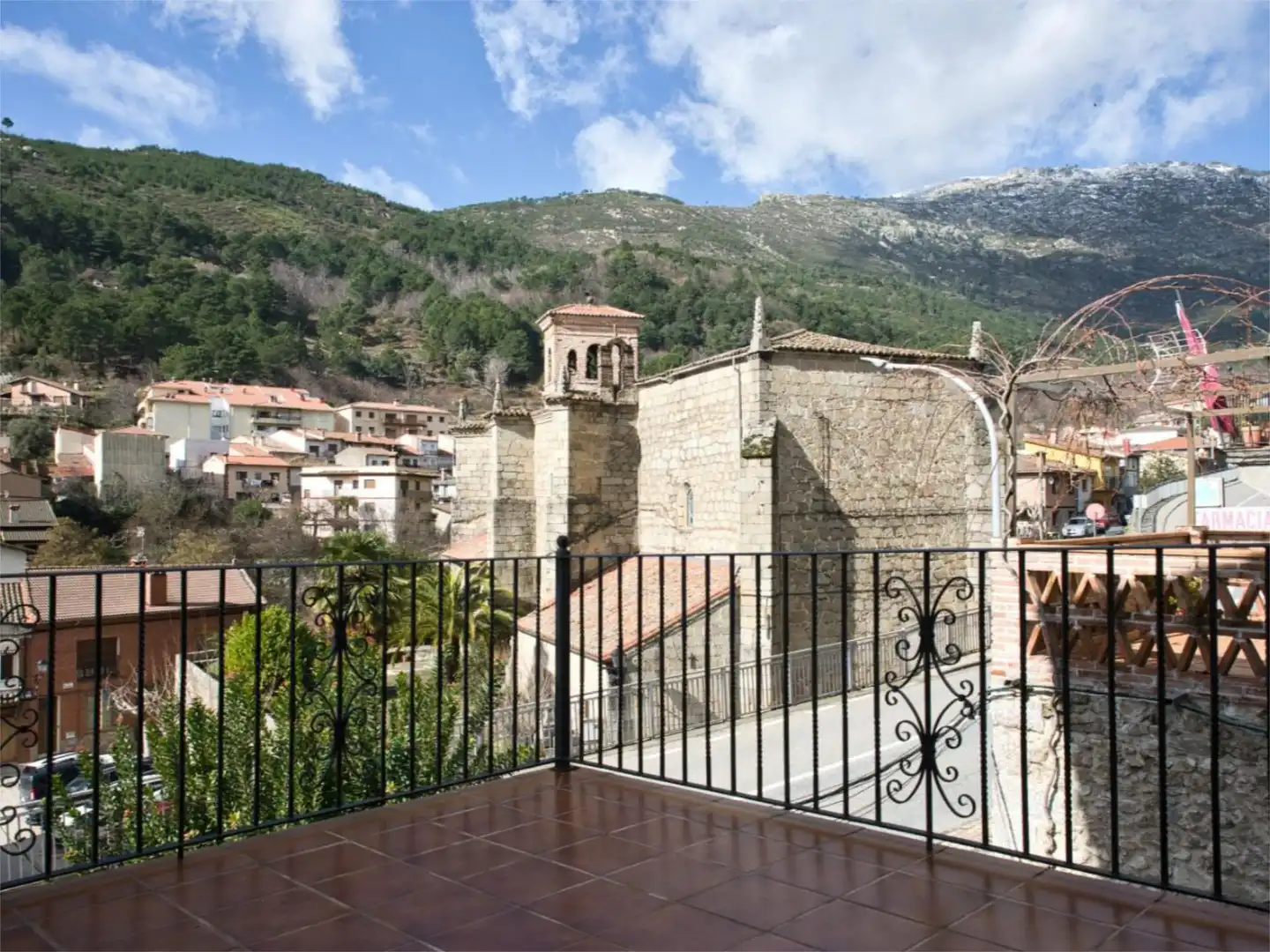 Piso en venta en Carretera Carretera de Avila, 20, Cuevas del Valle Vista exterior de Piso en venta en Cuevas del Valle con Aire acondicionado, Terraza y Balcón