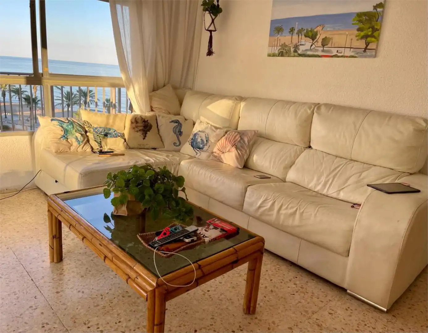 Flat for sale in Carrer Ribalta, 2, Heliópolis Living room of Flat for sale in Benicasim / Benicàssim with Terrace, Swimming Pool and Balcony