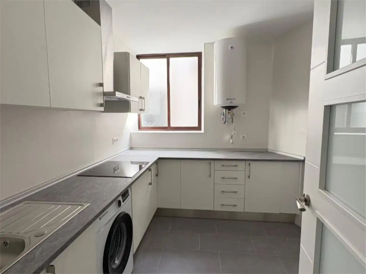 Room in Calle Elvira, 64, Centro - Sagrario Room in Calle Elvira, 64, Centro - Sagrario