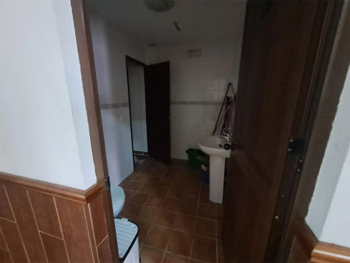 Badezimmer von Garage zum Verkauf in Lebrija