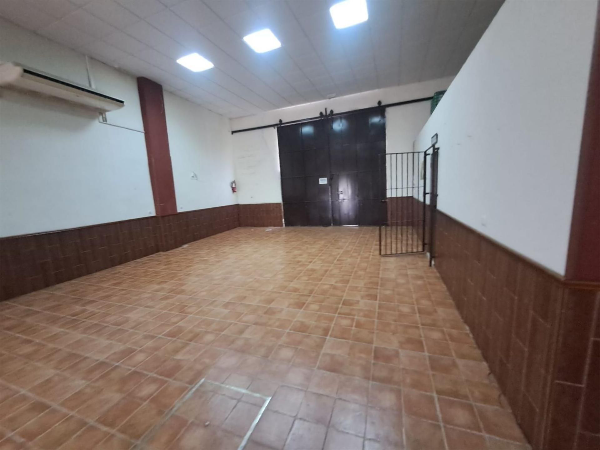 Garage for sale in Lebrija