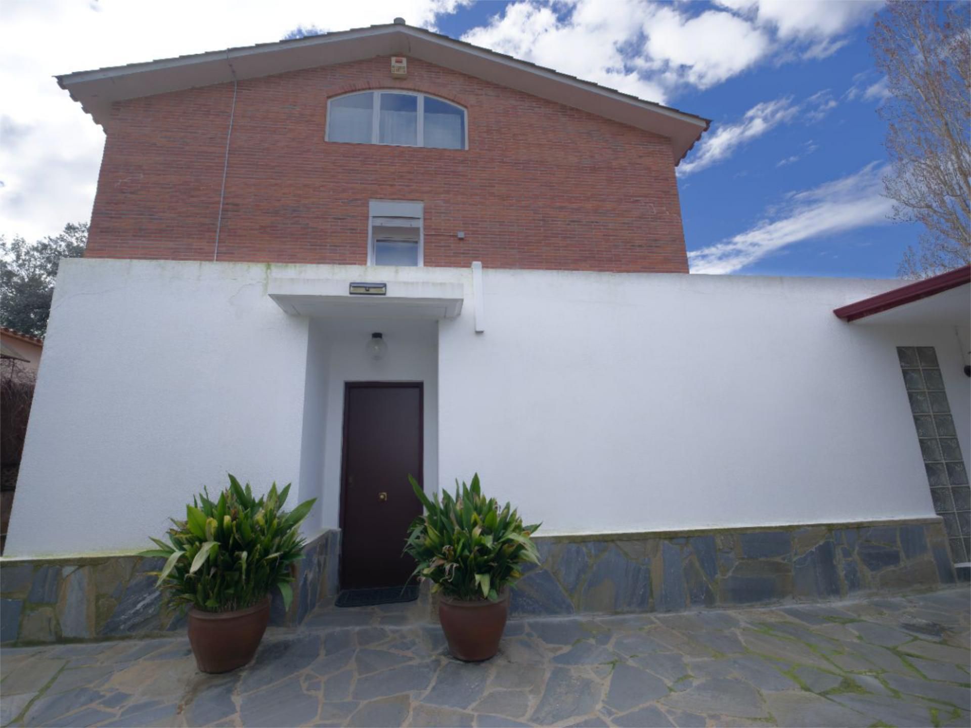 Exterior view of Flat for sale in Sant Cugat del Vallès  with Air Conditioner, Heating and Private garden