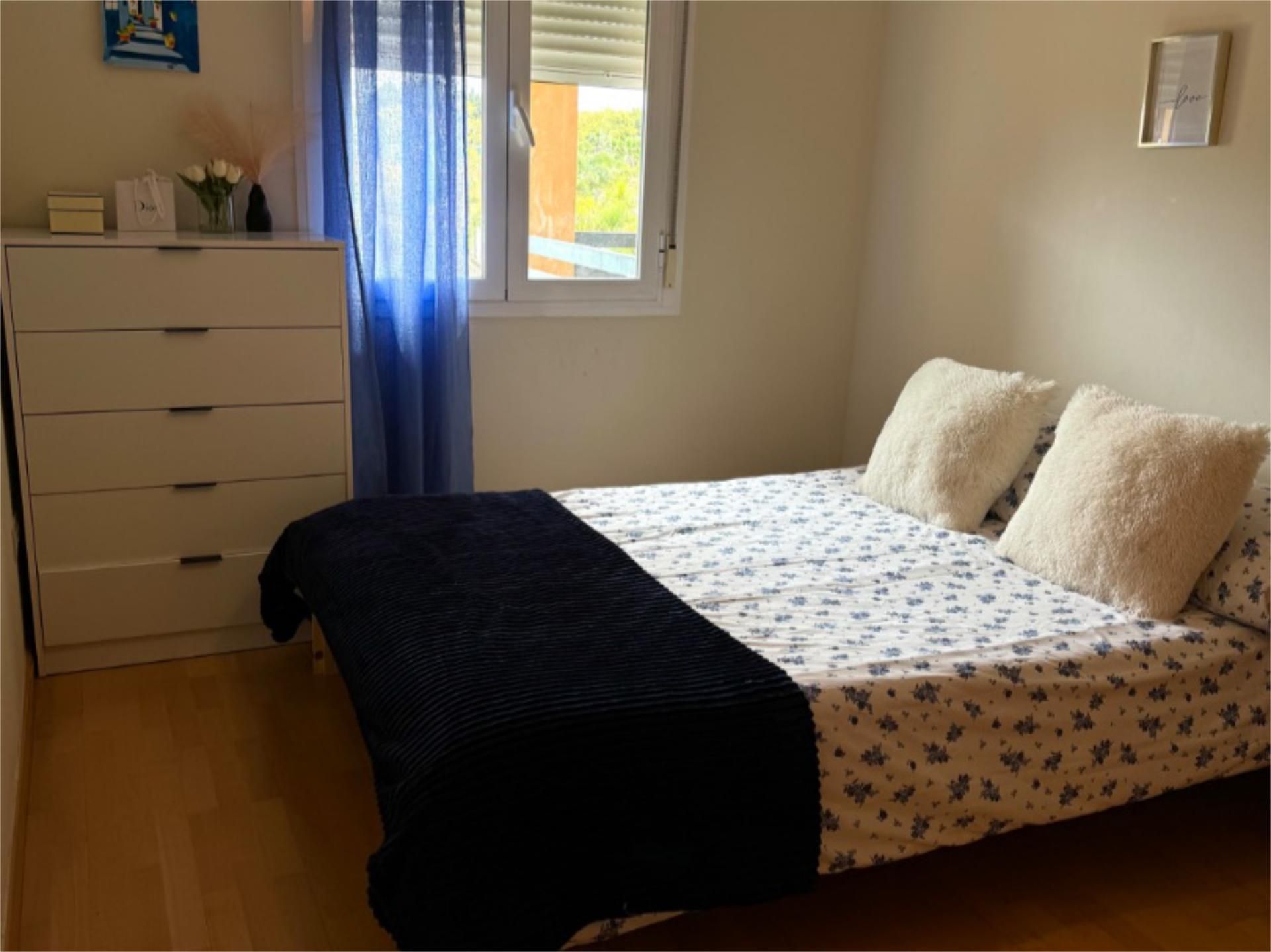 Bedroom of Flat to share in Estepona  with Parquet flooring, Terrace and Swimming Pool