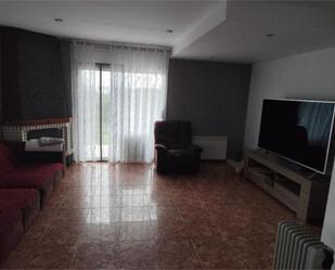 Sala d'estar de Casa o xalet en venda en La Roca del Vallès amb Terrassa