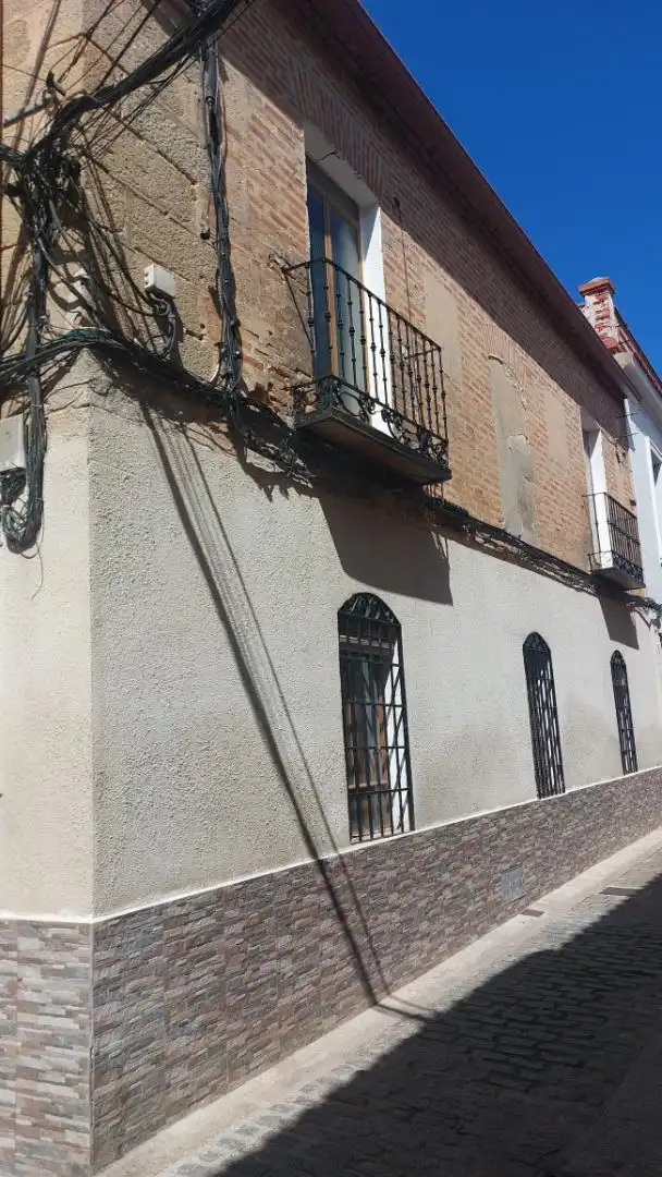Casa adosada en venda a Calle de Augusto González Besada, 1, Calera y Chozas Vista exterior de Casa adosada en venda en Calera y Chozas amb Aire condicionat, Calefacció i Jardí privat