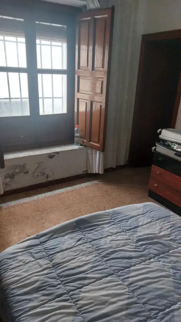Casa adosada en venda a Calle de Augusto González Besada, 1, Calera y Chozas Dormitori de Casa adosada en venda en Calera y Chozas amb Aire condicionat, Calefacció i Jardí privat