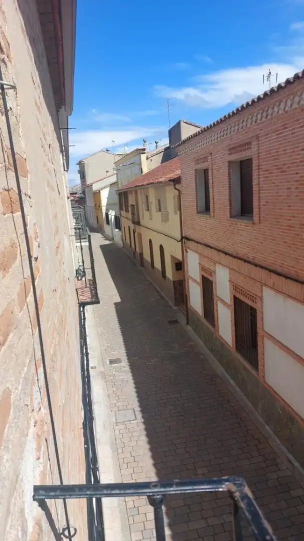 Casa adosada en venda a Calle de Augusto González Besada, 1, Calera y Chozas Vista exterior de Casa adosada en venda en Calera y Chozas amb Aire condicionat, Calefacció i Jardí privat