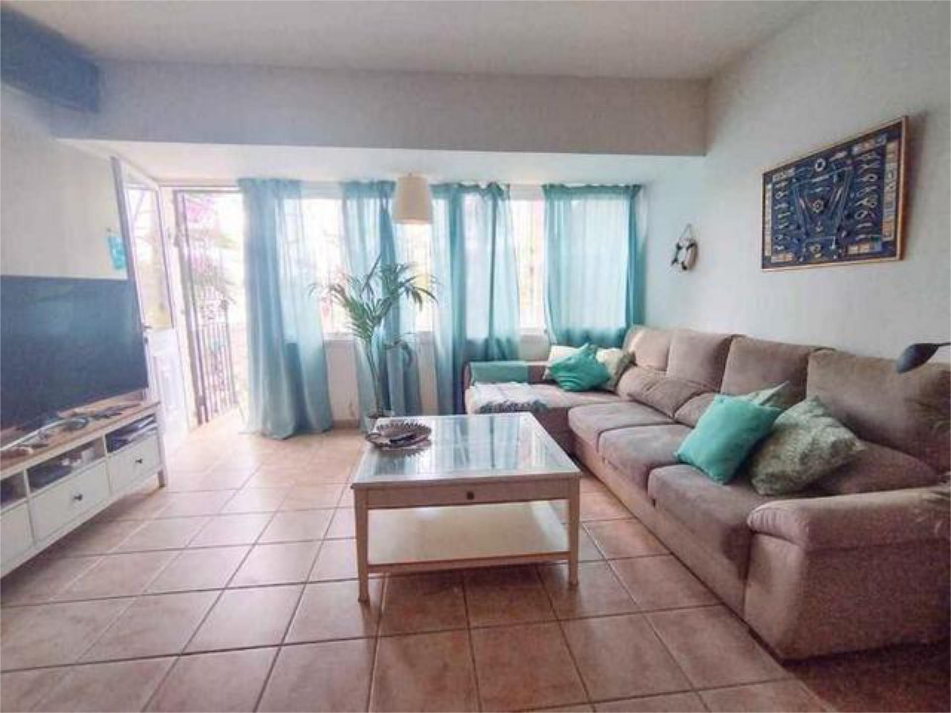 Sala d'estar de Casa o xalet en venda en Arona amb Jardí privat i Terrassa