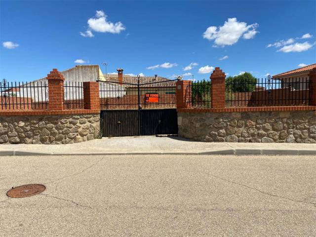 Casa adosada en Venta en Calle Viña del Tío Abdón, 11 en Guadamur