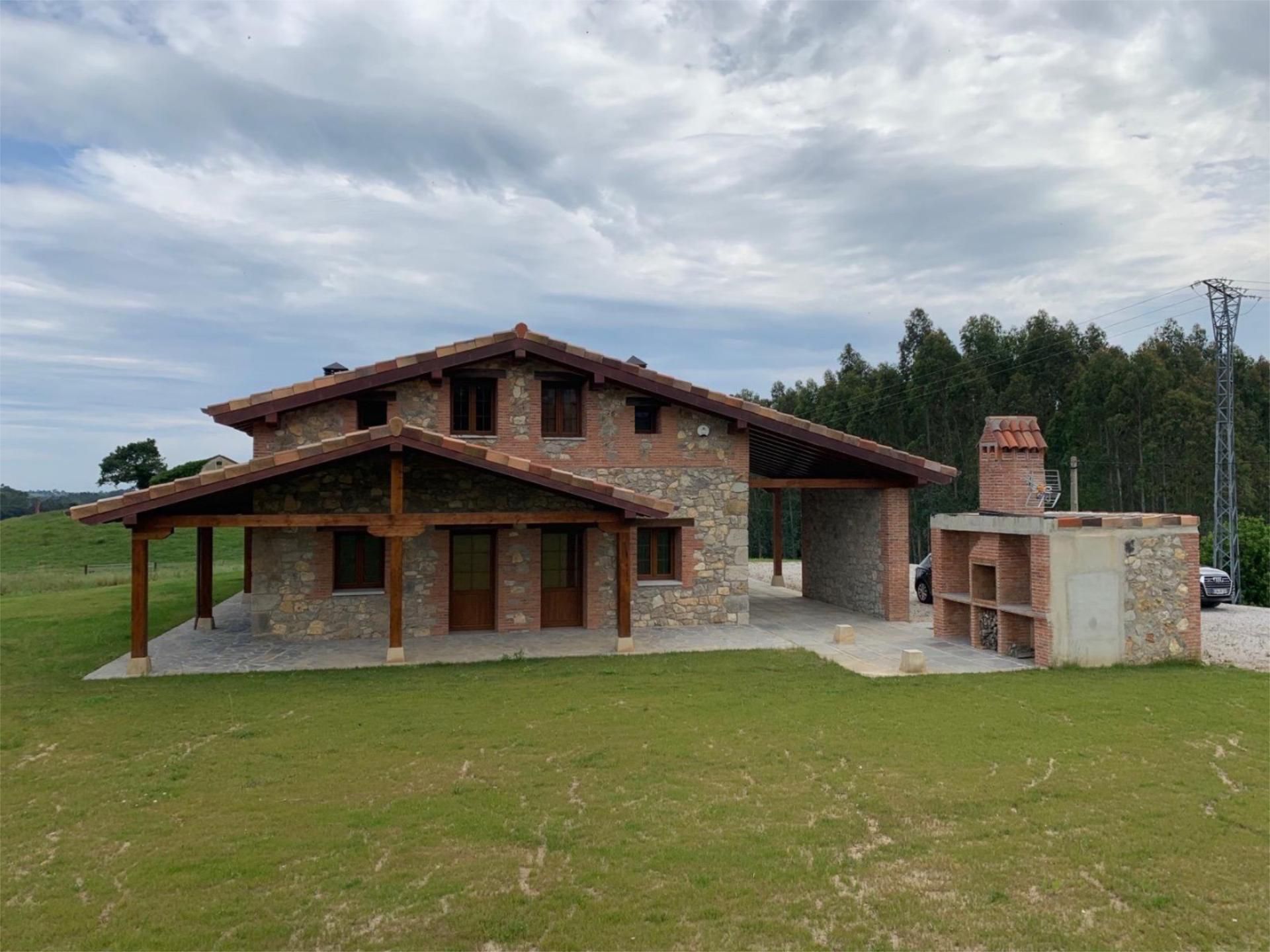 Exterior view of House or chalet for sale in Marina de Cudeyo
