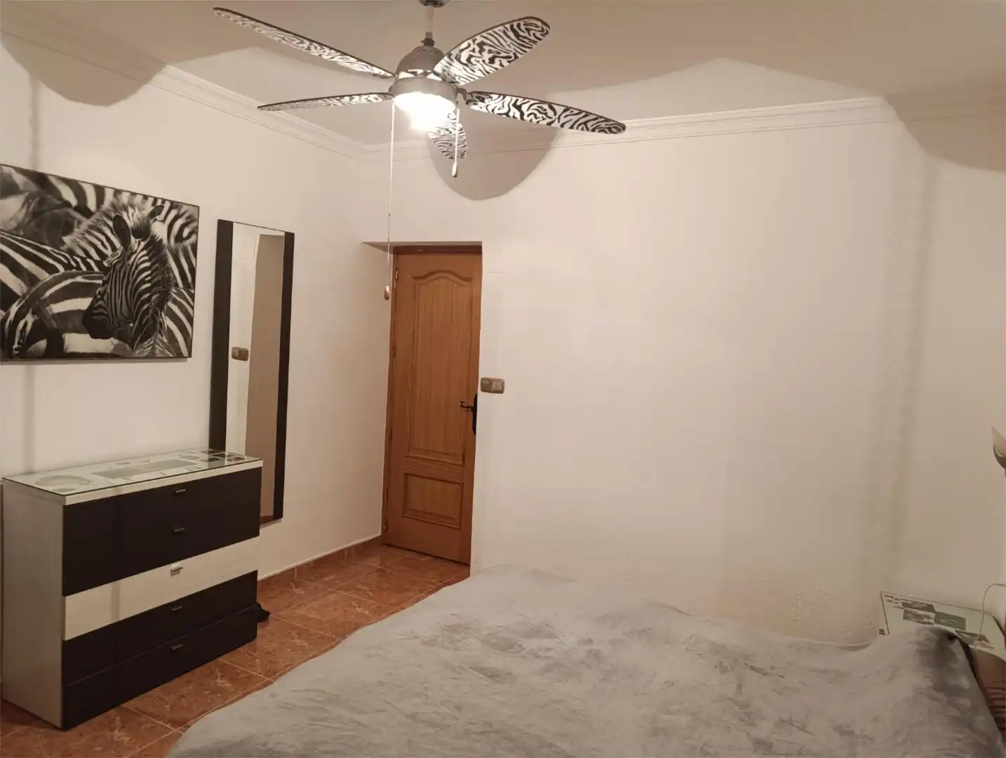 Casa adosada en venda a Calle Pulpillo, 4, Yecla Dormitori de Casa adosada en venda en Yecla amb Terrassa i Traster