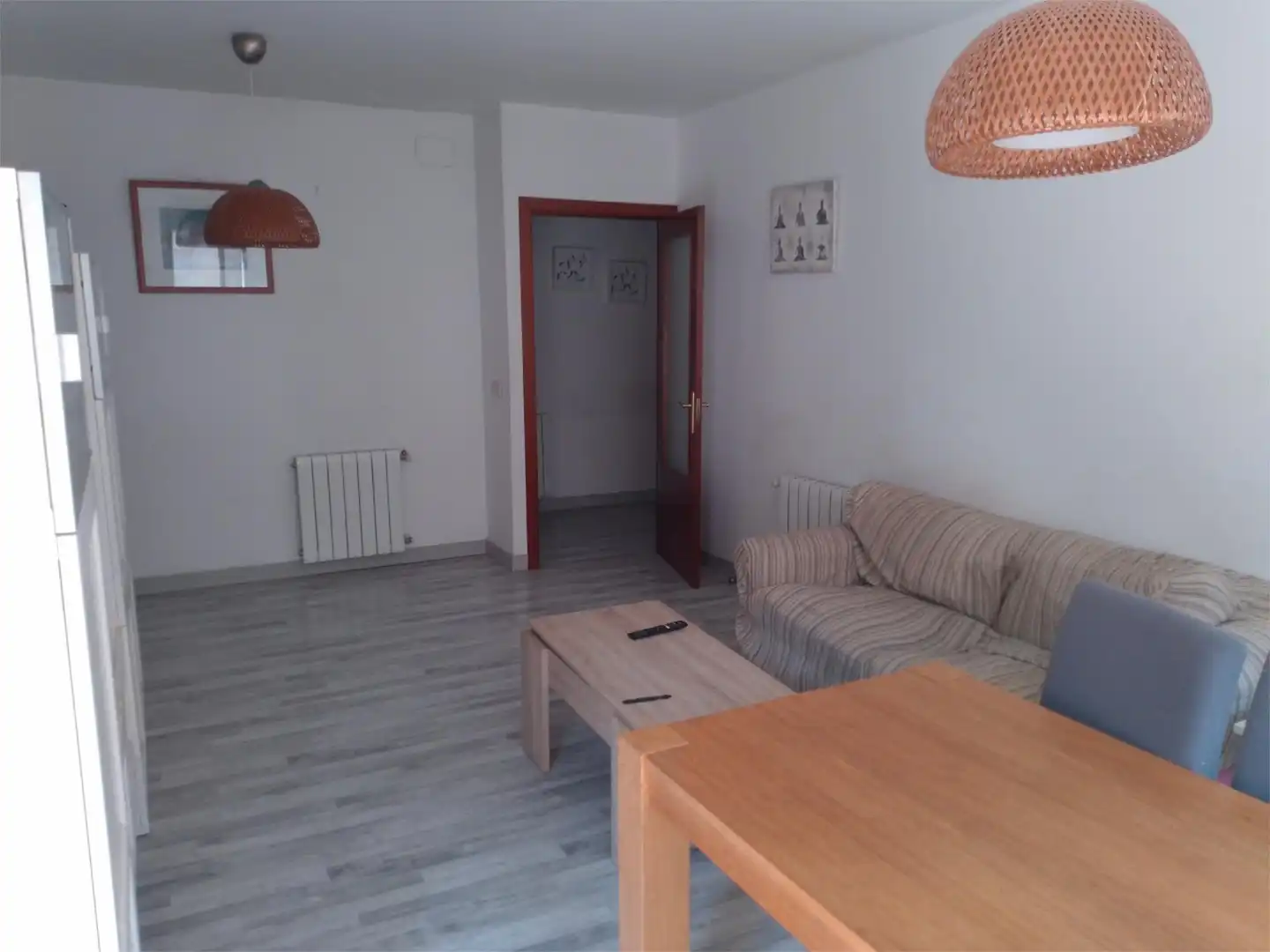 Pis en venda a Carrer de l'Òmnium Cultural, 4, Estadi - Santa Anna Sala d'estar de Pis en venda en Vic amb Calefacció, Parquet i Traster