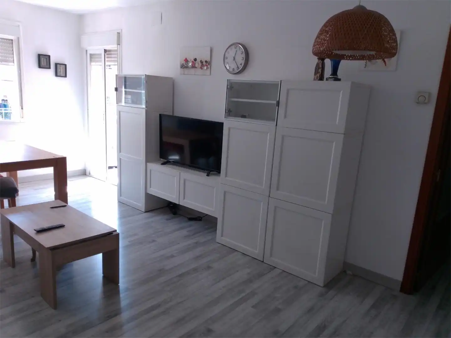 Pis en venda a Carrer de l'Òmnium Cultural, 4, Estadi - Santa Anna Sala d'estar de Pis en venda en Vic amb Calefacció, Parquet i Traster