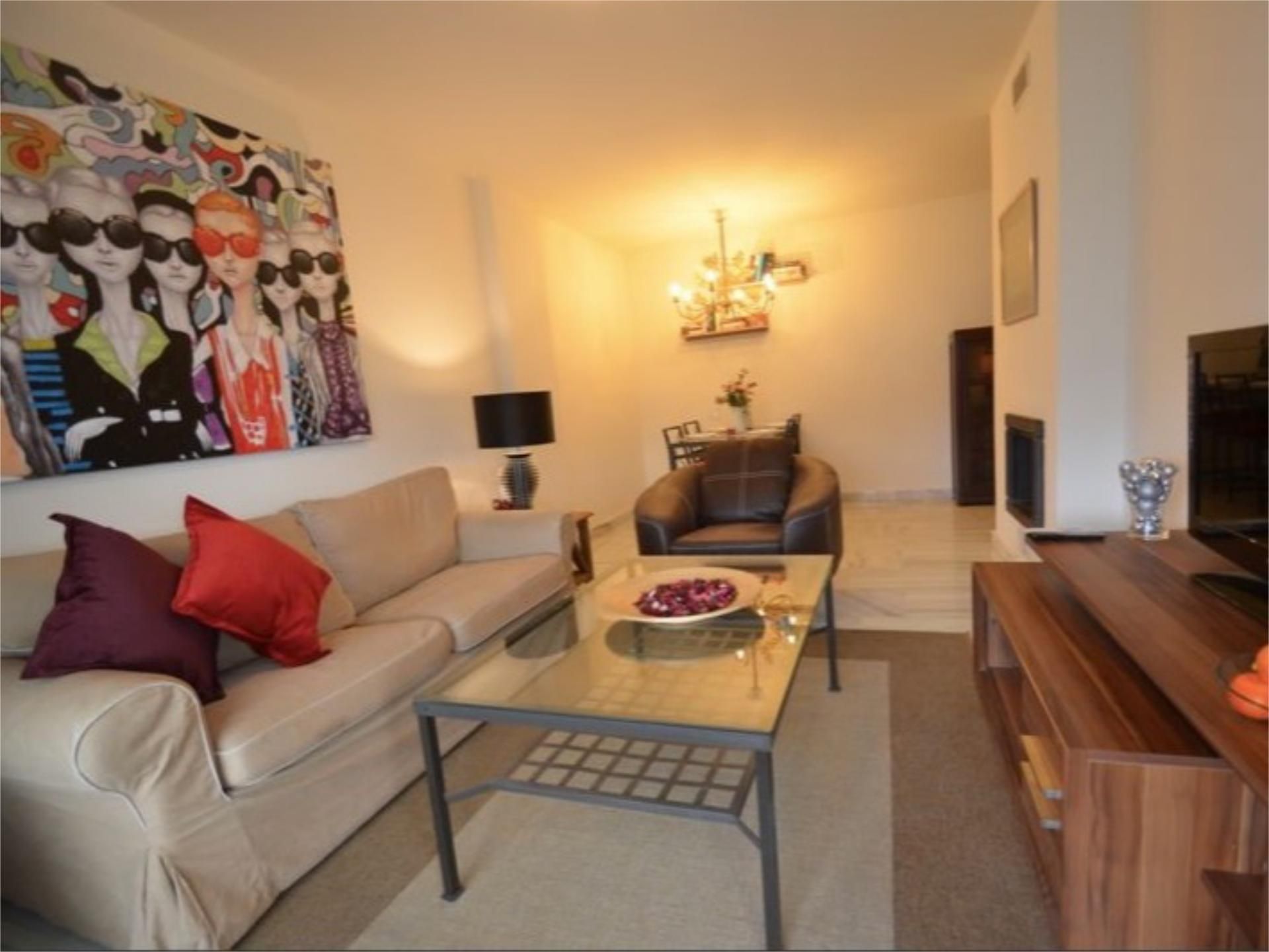 Sala d'estar de Pis en venda en Benahavís amb Aire condicionat, Calefacció i Jardí privat