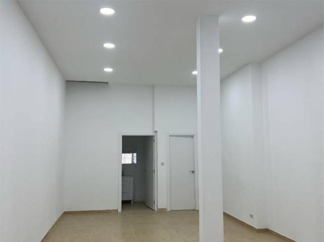 Local comercial en Alquiler en Carrer del Moianès, 63 en Hostafrancs