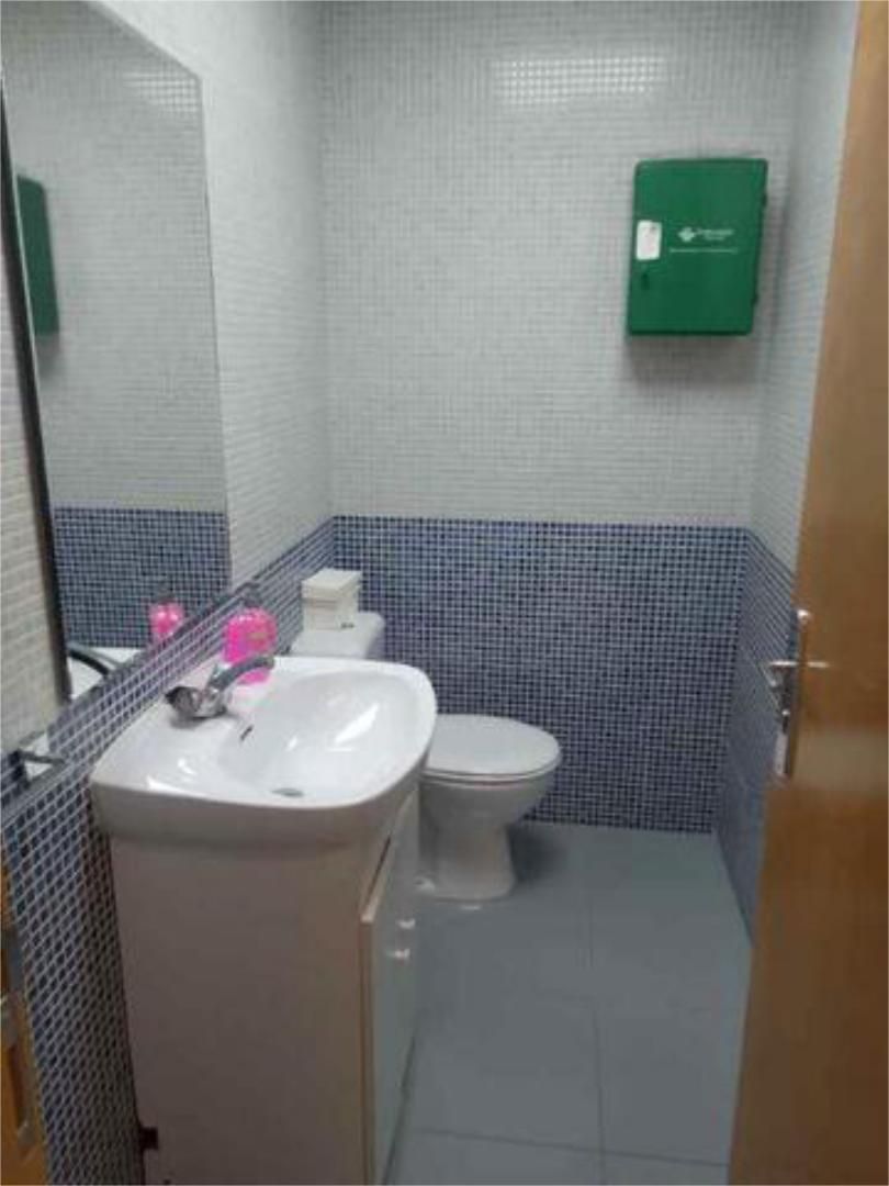 Bathroom of Office to rent in  Toledo Capital