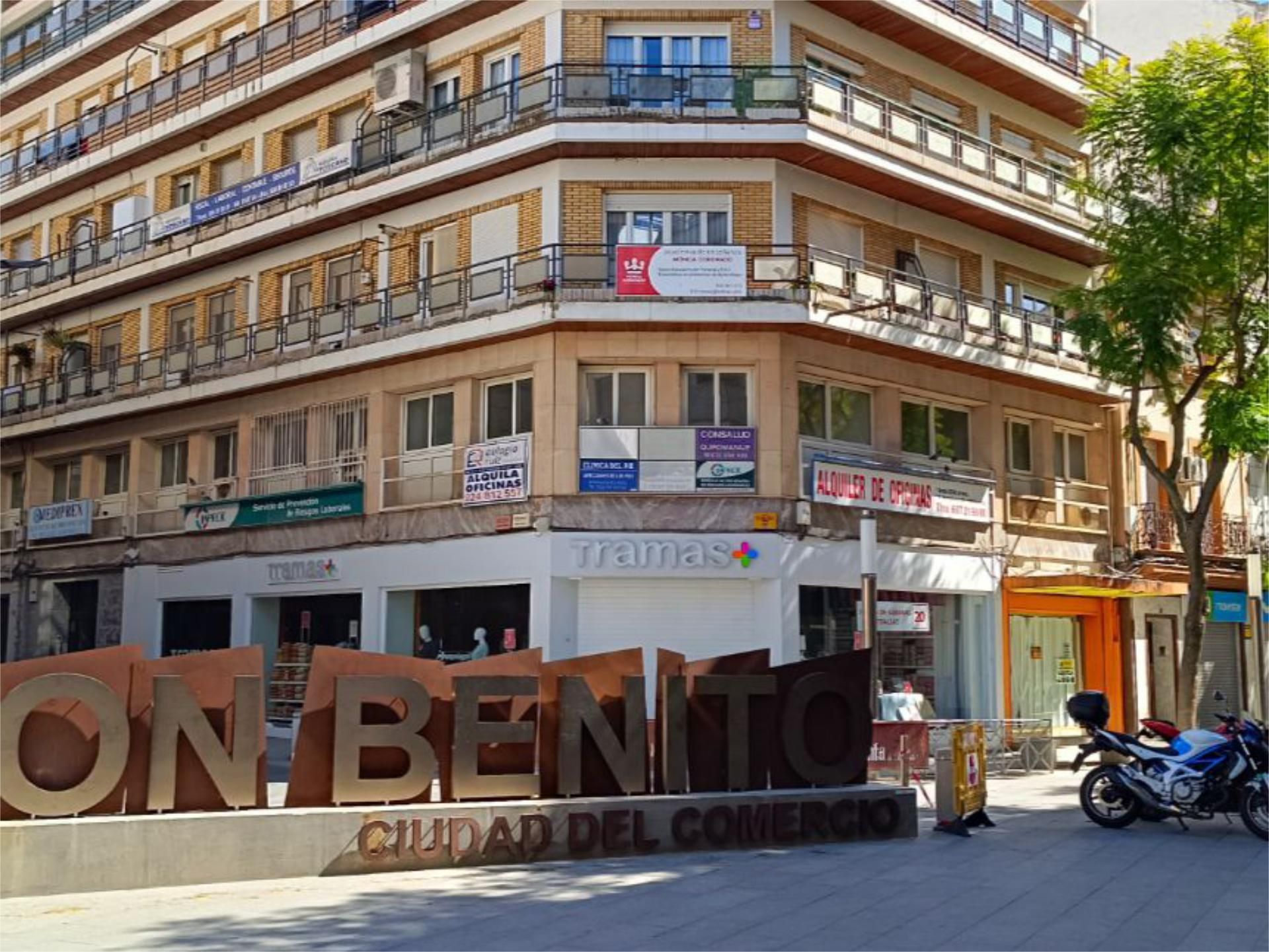 Außenansicht von Büro miete in Don Benito