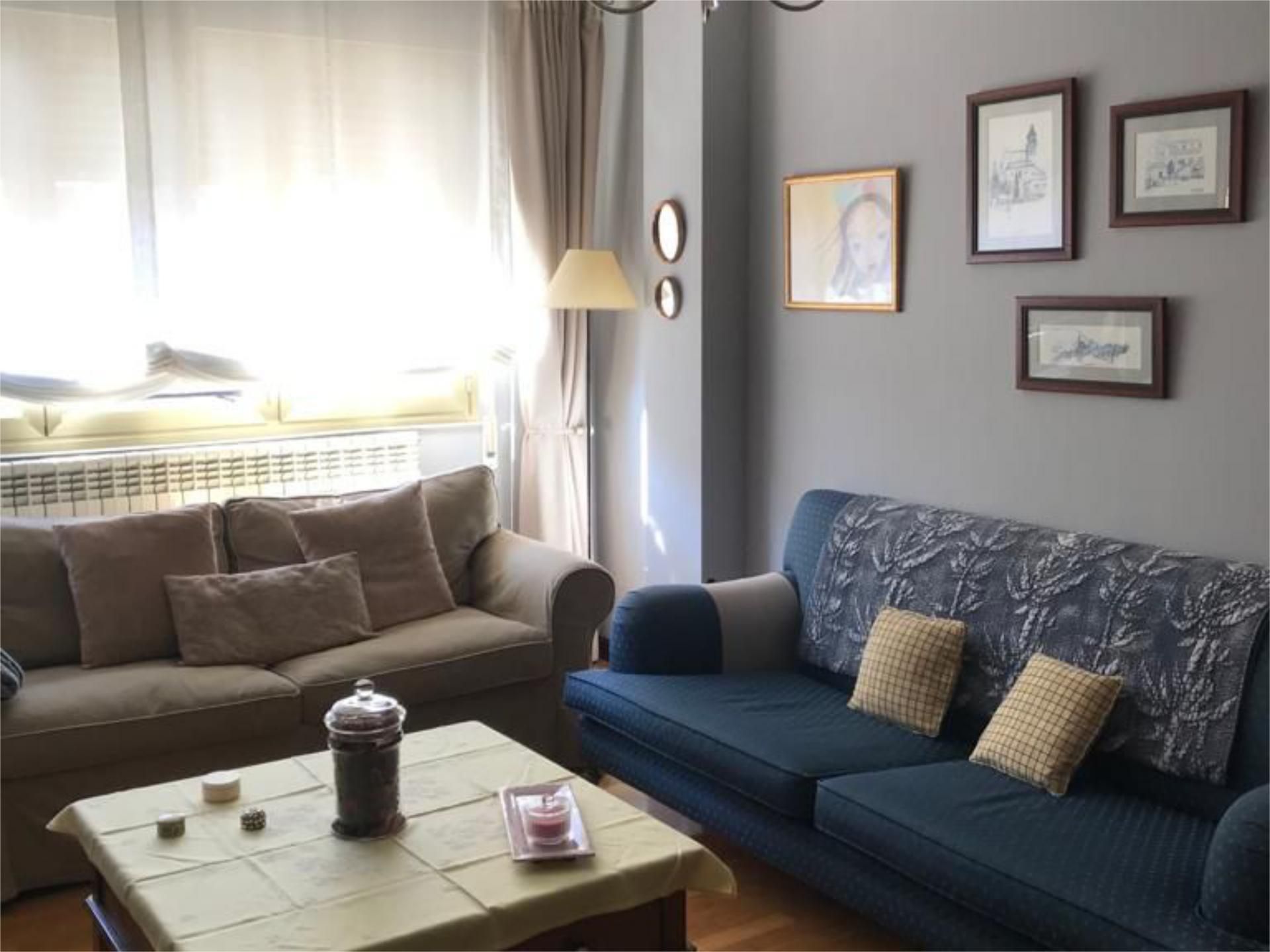 Sala de estar de Piso en venta en Nájera con Calefacción, Parquet y Trastero