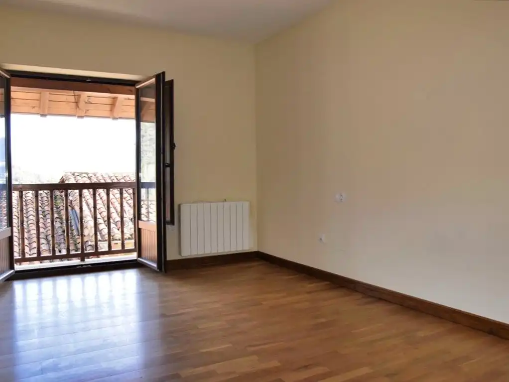 Casa o xalet de lloguer a Barrio Redo, Camaleño Dormitori de Casa o xalet de lloguer en Camaleño amb Calefacció, Jardí privat i Balcó