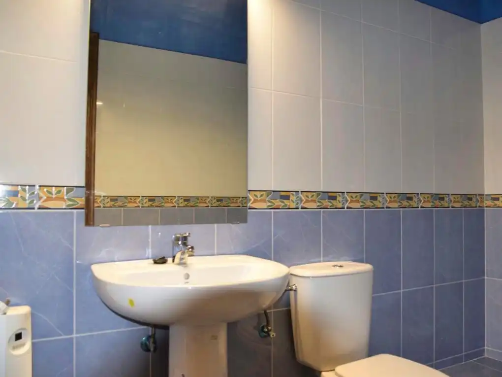 Casa o xalet de lloguer a Barrio Redo, Camaleño Bany de Casa o xalet de lloguer en Camaleño amb Calefacció, Jardí privat i Balcó