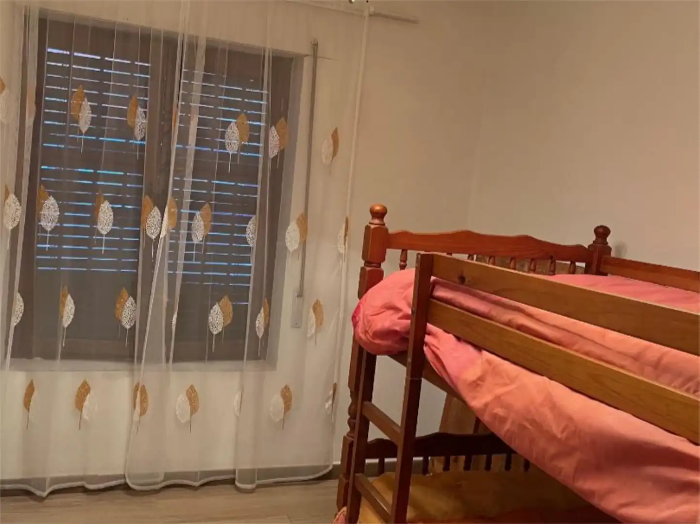 Pis en venda a Calle Santa Engracia, 10, Tardáguila Dormitori de Pis en venda en Tardáguila amb Traster i Moblat