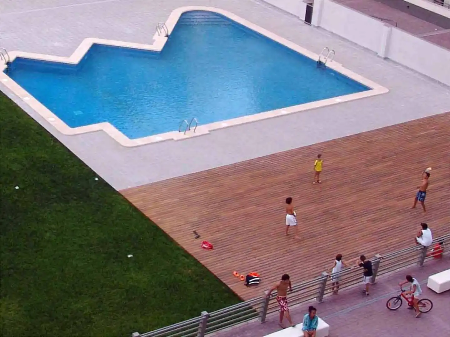 Flat for sale in Calle Albacete, 39, Los Arenales del Sol Swimming pool of Flat for sale in Elche / Elx with Air Conditioner, Terrace and Swimming Pool