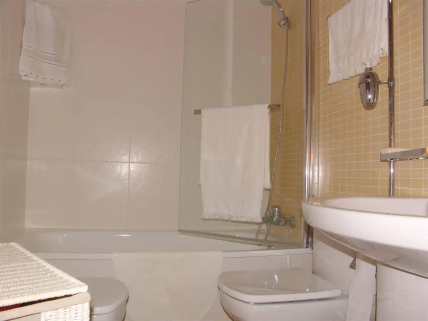 Flat for sale in Calle Albacete, 39, Los Arenales del Sol Bathroom of Flat for sale in Elche / Elx with Air Conditioner, Terrace and Swimming Pool