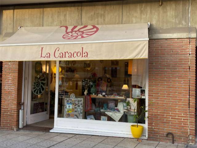 Local comercial en Venta en Calle la Regenta, 1 en La Ería