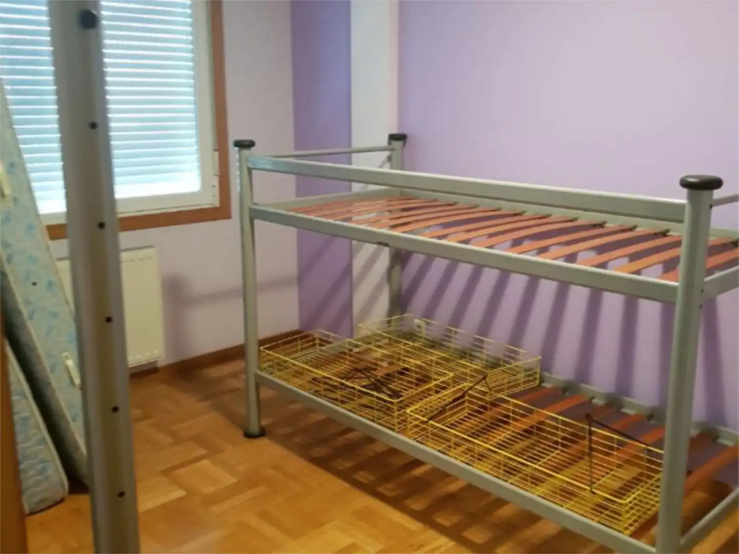 Dormitori de Pis en venda en Burgos Capital amb Terrassa