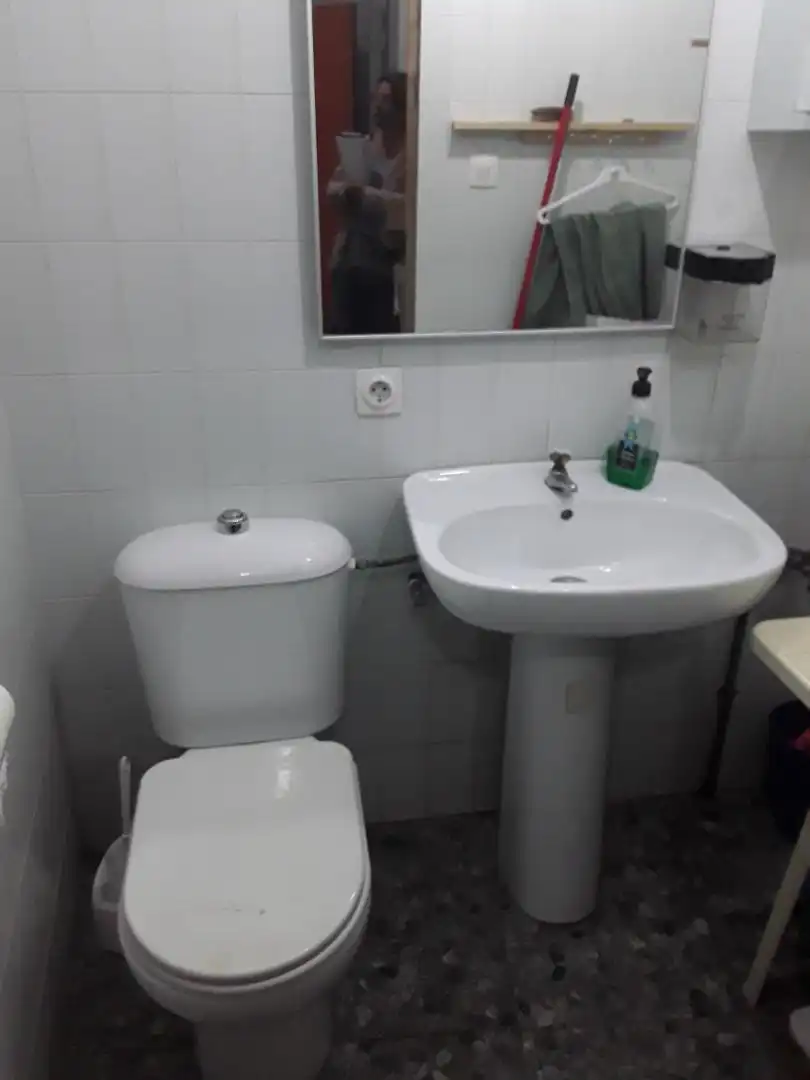 Geschaftsraum zum Verkauf in Calle Álvarez Hazañas, 9, Centro Badezimmer von Geschaftsraum zum Verkauf in Utrera mit Klimaanlage und Möbliert
