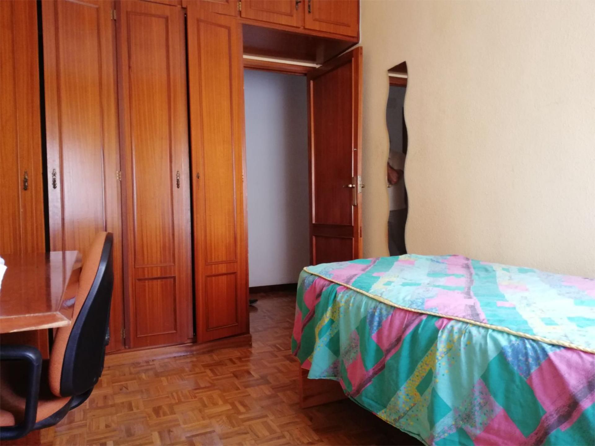 Flat to share in Calle Paraíso, 11, San Martín