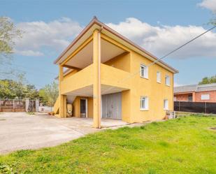 Exterior view of Flat for sale in Santa María de la Alameda  with Heating, Private garden and Terrace