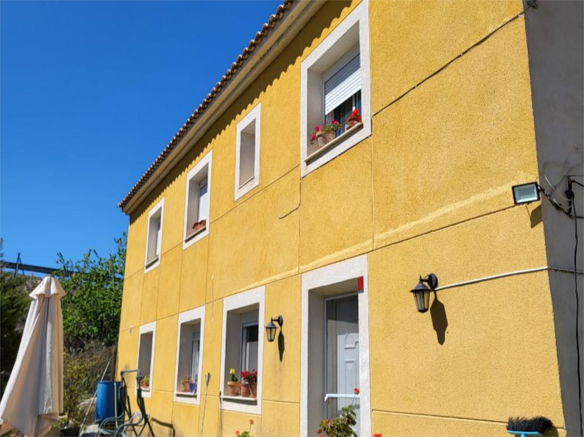 Vista exterior de Pis en venda en Caravaca de la Cruz amb Aire condicionat, Calefacció i Jardí privat