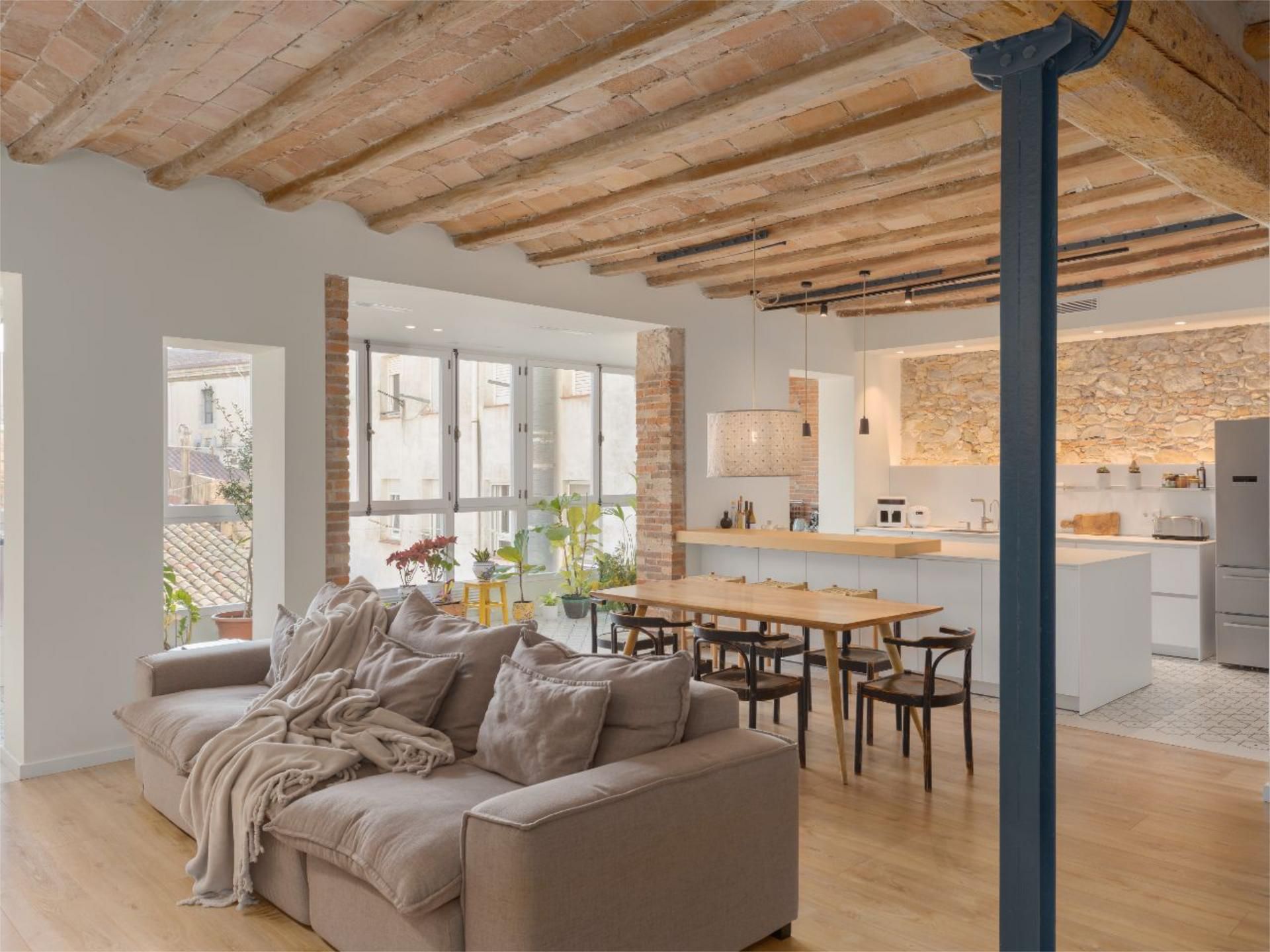 Living room of Flat for sale in Girona Capital  with Air Conditioner and Balcony
