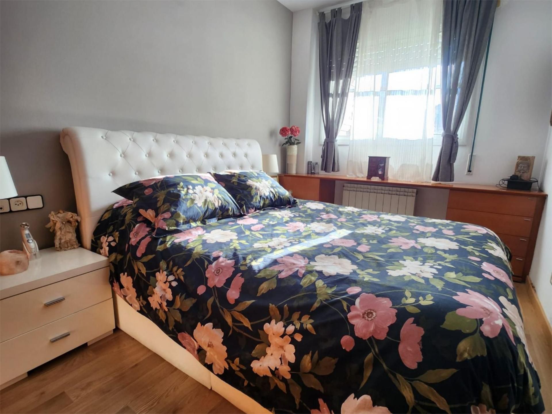 Pis en venda a Carrer del Llenguadoc, 1, Ca n'Oriac Dormitori de Pis en venda en Sabadell amb Aire condicionat, Calefacció i Parquet