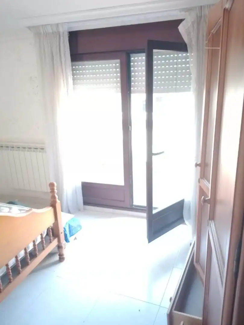 Bedroom of Duplexes for share in Rianxo  with Heating, Terrace and Furnished