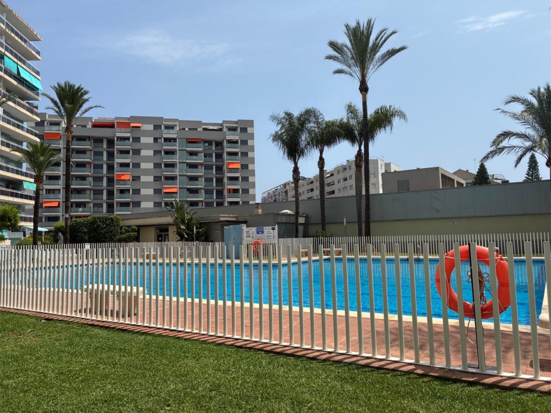 Piscina de Pis en venda en Gandia amb Terrassa