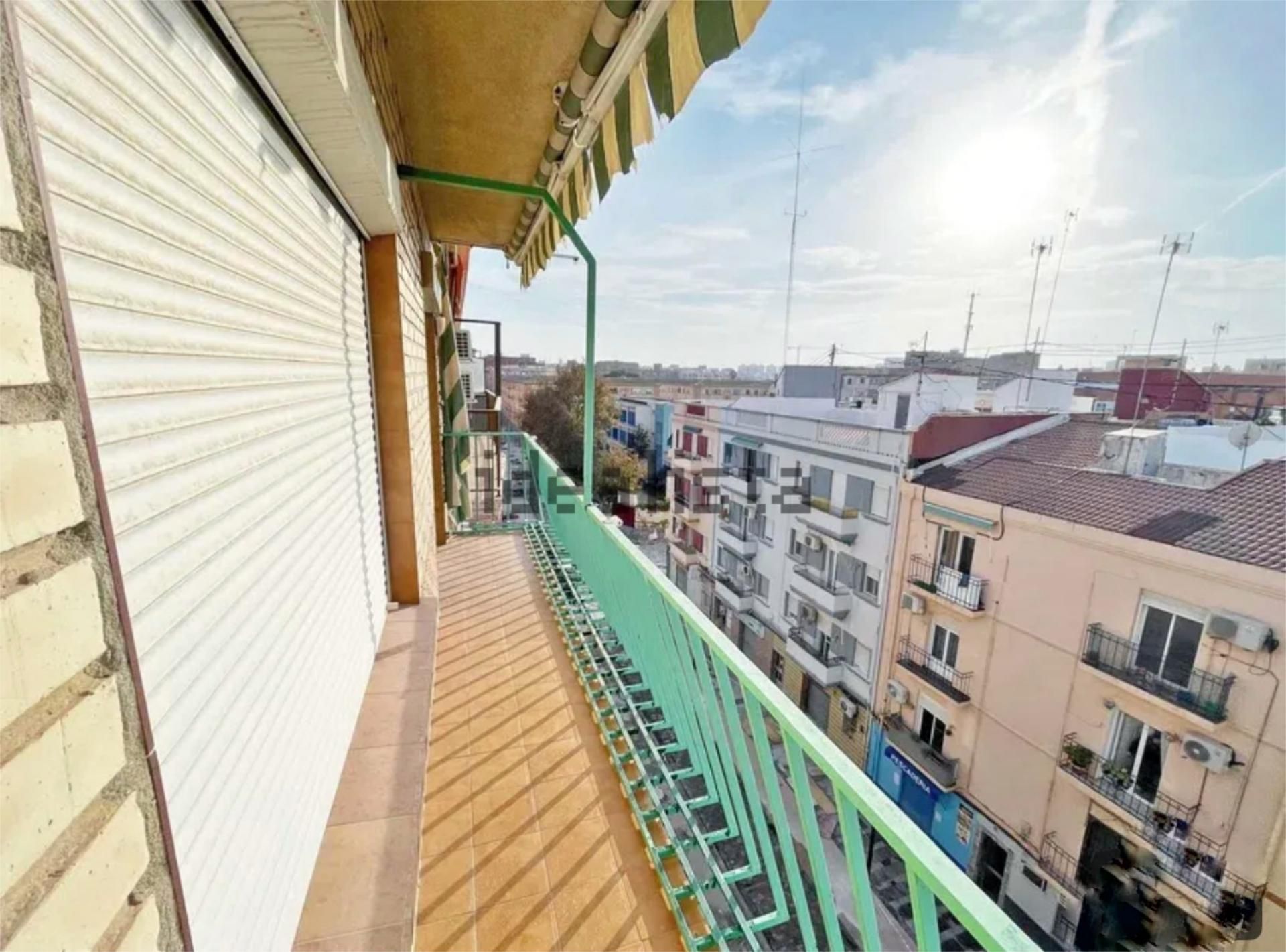 Terrassa de Pis de lloguer en  Valencia Capital amb Aire condicionat, Terrassa i Balcó