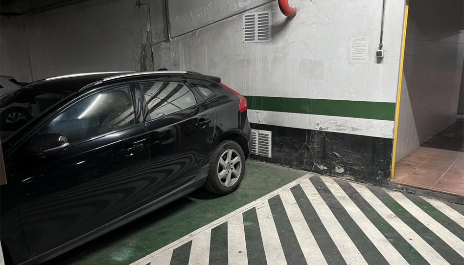 Garaje de alquiler en Glorieta de las Cigarreras, 4, Los Remedios, Sevilla - imagen 1 Foto 1 de Garaje de alquiler en Glorieta de las Cigarreras, 4, Los Remedios, Sevilla